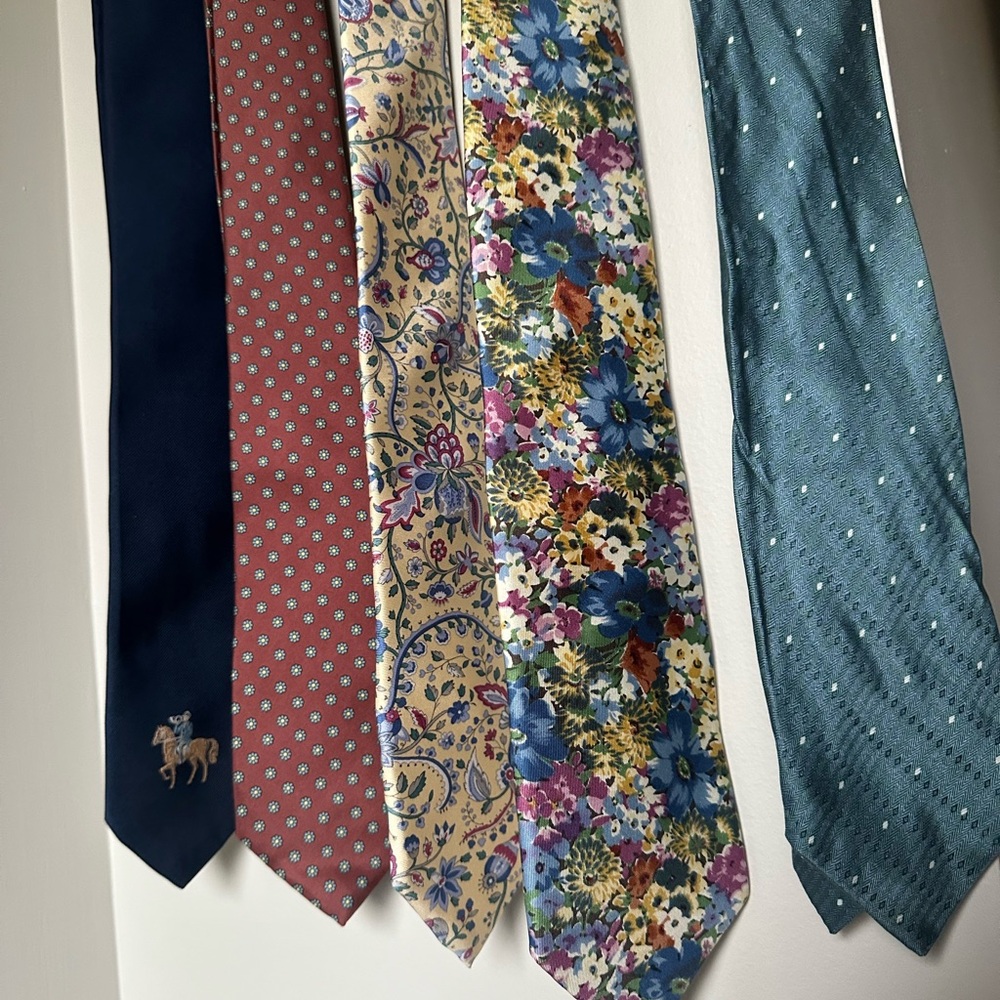 Bundle Of Assorted Patterned Ties - image 3